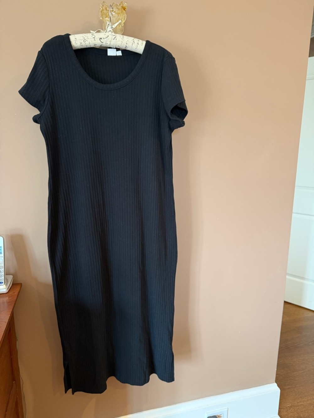 GAP Black Ribbed Short-Sleeve Midi Dress